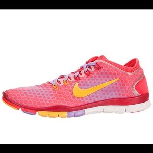 NIKE WMNS FREE TR CONNECT 2